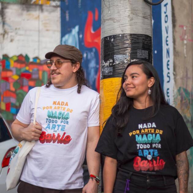 Camiseta Nada por Arte de Magia, Todo por Arte de Barrio